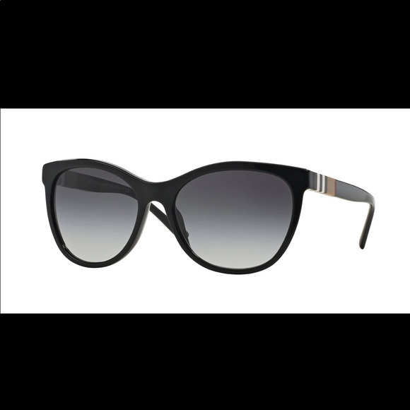 New in box Burberry Sunglasses - Picture 2 of 16